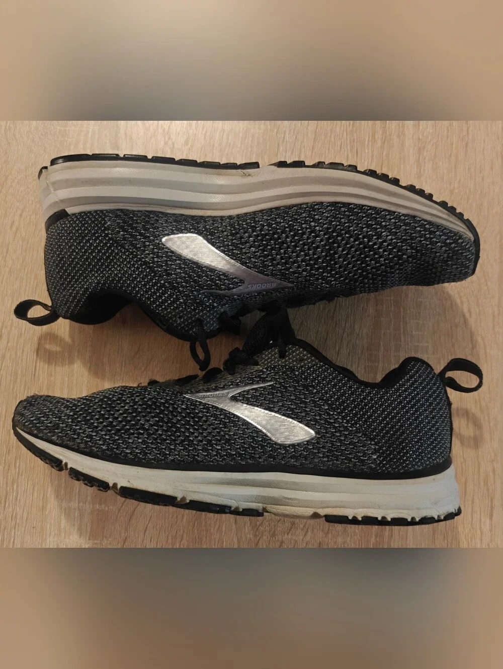 Brooks Transmit Running Shoes Black Silver Grey Womens 10 Walking